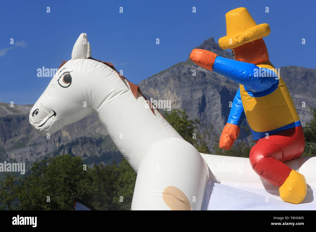 Ballon de baudruche en forme de cavalier. Saint-Gervais-les-Bains. Haute-Savoie. France. Stock Photo
