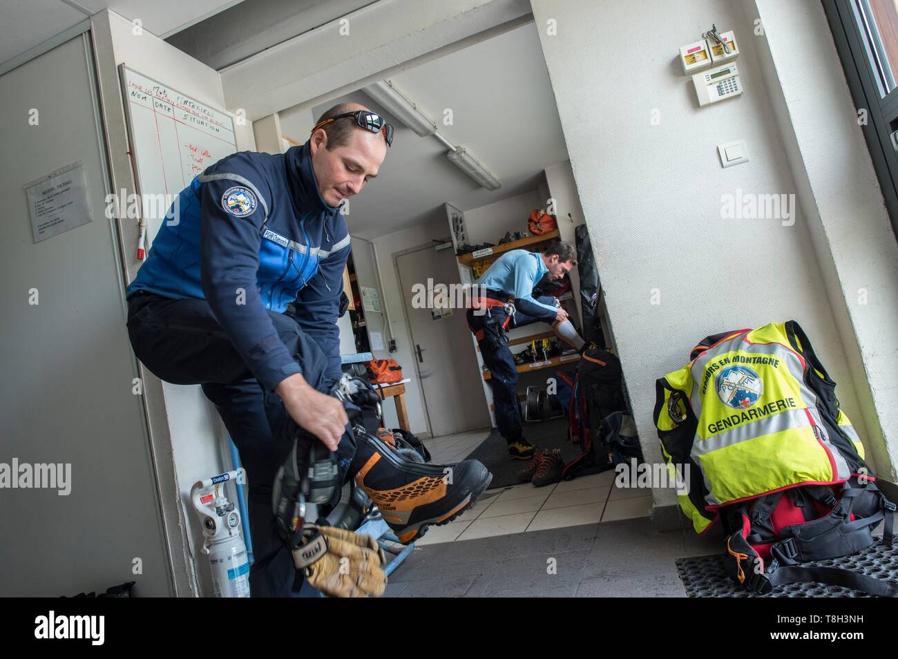 Pghm Gendarmerie Chamonix Hi res Stock Photography And Images Alamy pghm-gendarmerie-chamonix-hi-res-stock-photography-and-images-alamy