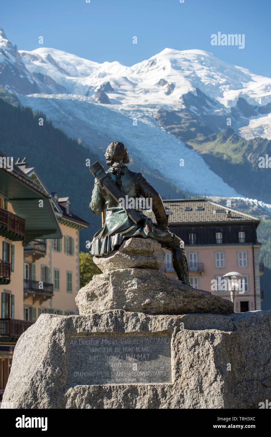 France, Haute Savoie, Mont Blanc Massif, Chamonix Mont Blanc, sculpture