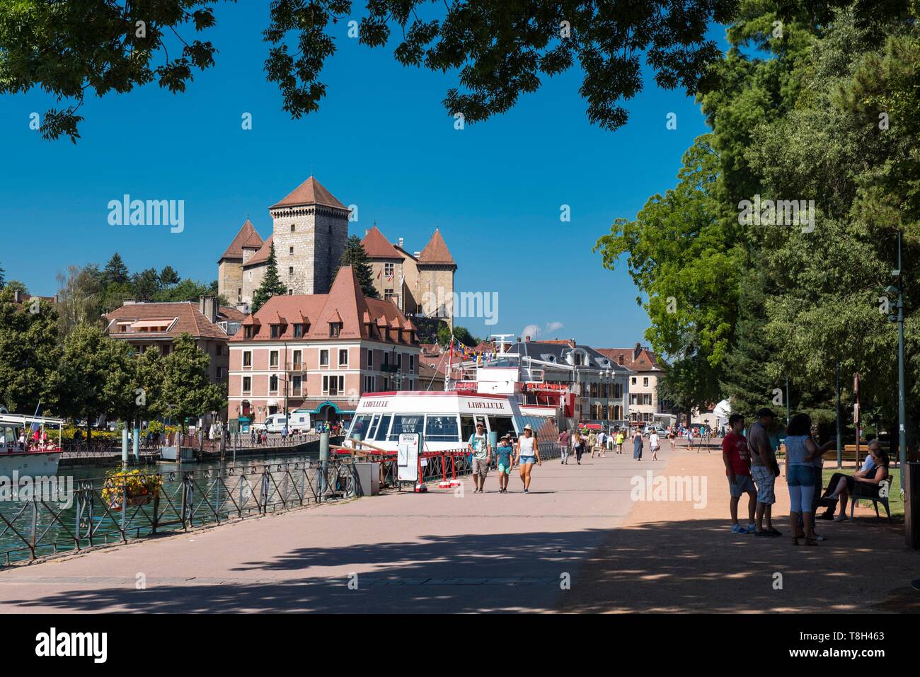 France, Haute Savoie, Annecy, the boat Libellule accosted on the quay  Napoleon 3, the garden of Europe and castle Stock Photo - Alamy