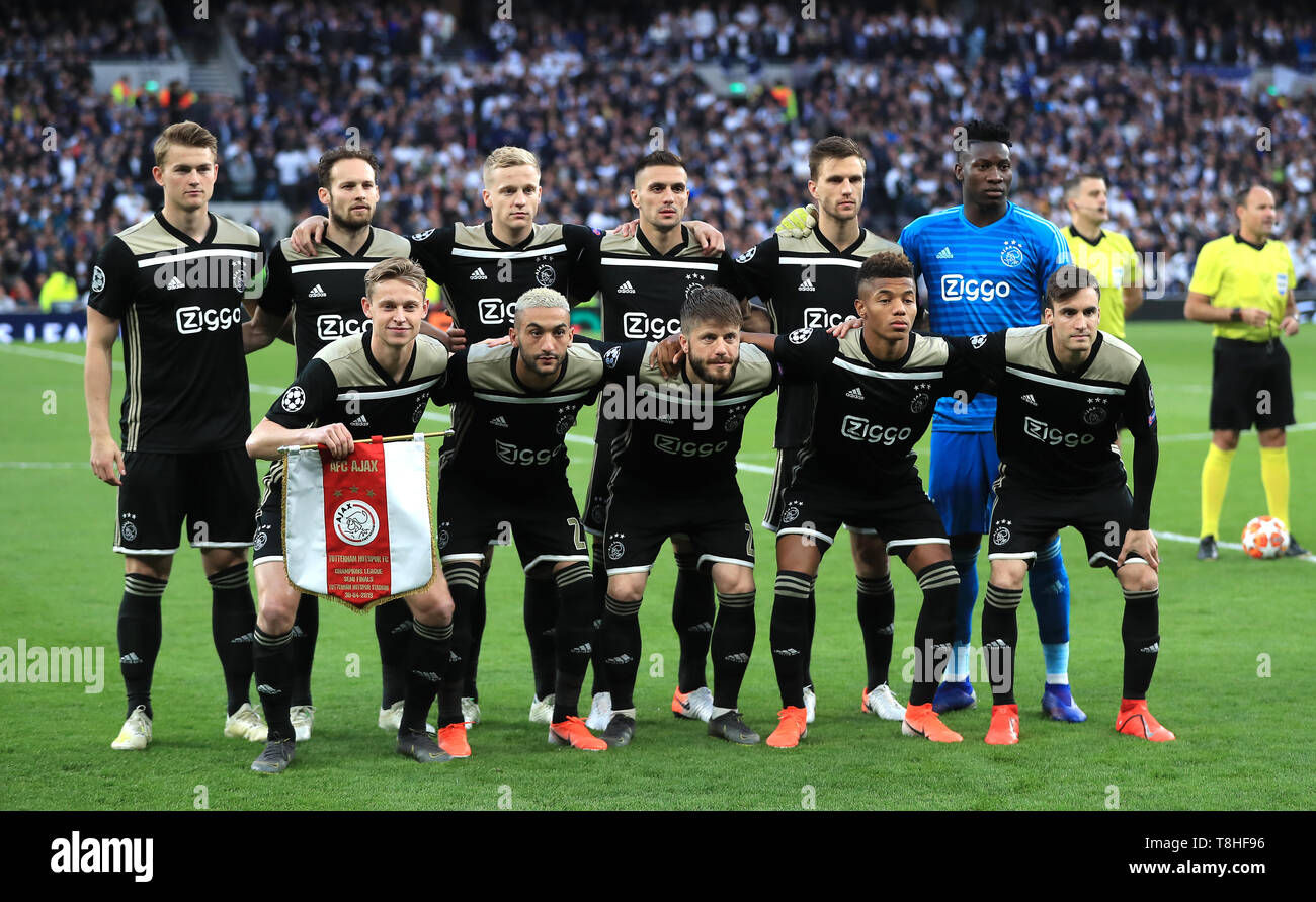 Ajax players pose for a photo ahead of the match, back row (left to right) Matthijs de Ligt, Daley Blind, Donny van de Beek, Dusan Tadic, Joel Veltman and Andre Onana (front row) Frenkie de Jong, Hakim Ziyech, Lasse Schone, David Neres and Nicolas Tagliafico Stock Photo