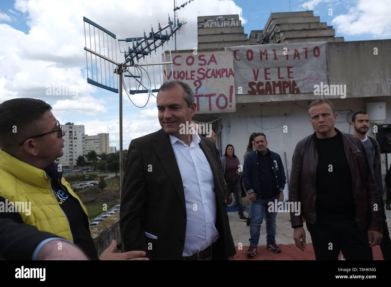 Naples, campania. 13th May, 2019. Italy, Naples 13 May 2919 after years of struggle in Scampia, a northern district of the Neapolitan city, begins the demolition of the famous sails, the place where the famous TV series Gomorrah was filmed where drugs and organized crime of the Camorra were sold.in foto il sindaco di Napoli Luigi De Magistris durante la conferenza stampa su una terrazza delle vele Credit: Fabio Sasso/ZUMA Wire/Alamy Live News Stock Photo