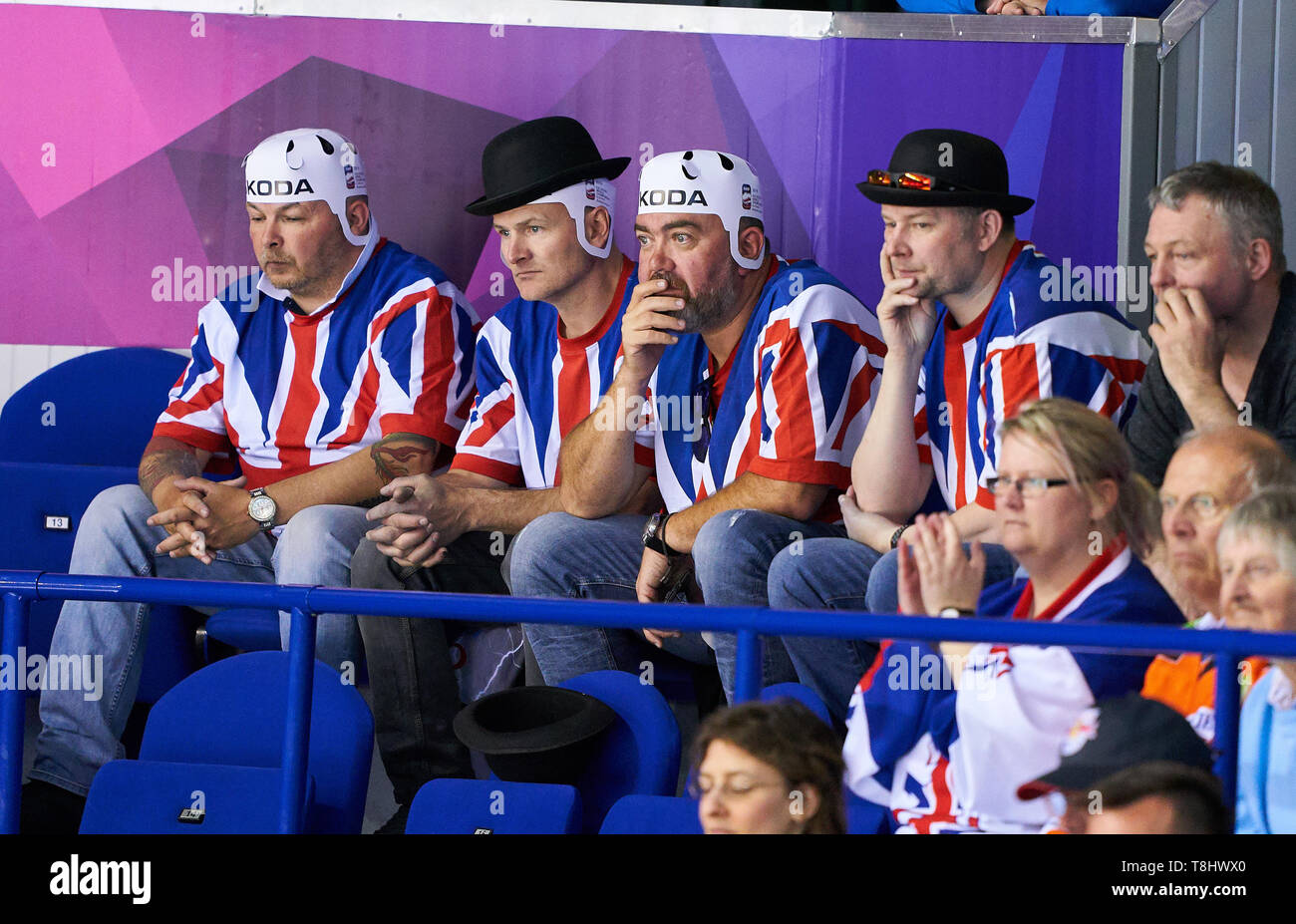 Icehockey fans hi-res stock photography and images