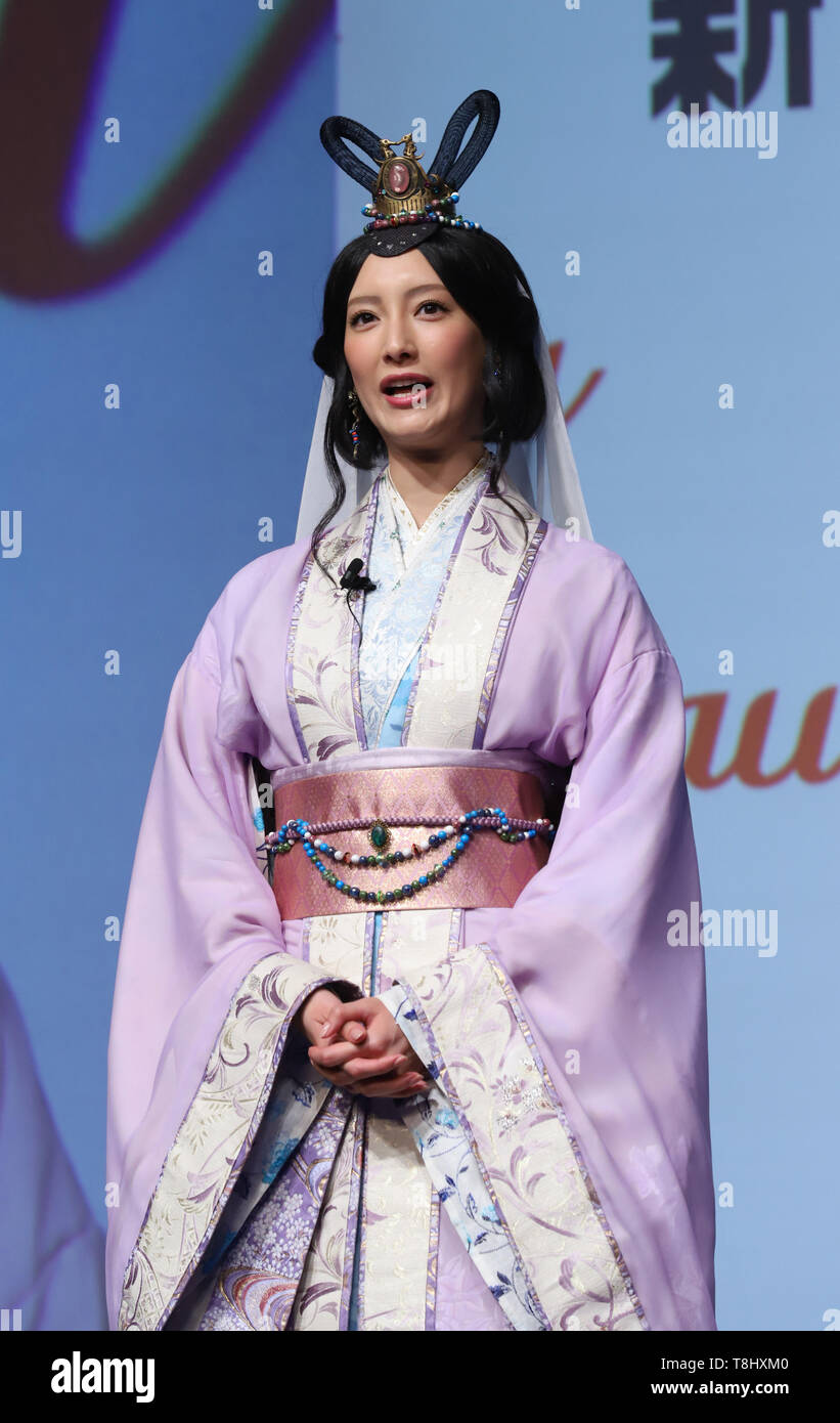 Tokyo, Japan. 13th May, 2019. Japan's actress Nanao attends a promotional event of Japanese telecommunication giant KDDI's mobile communication service called 'au' in Tokyo on Monday, May 13, 2019. KDDI will introduce the new price plan which will be up to 40 percent cheaper than current prices from next month. Credit: Yoshio Tsunoda/AFLO/Alamy Live News Stock Photo