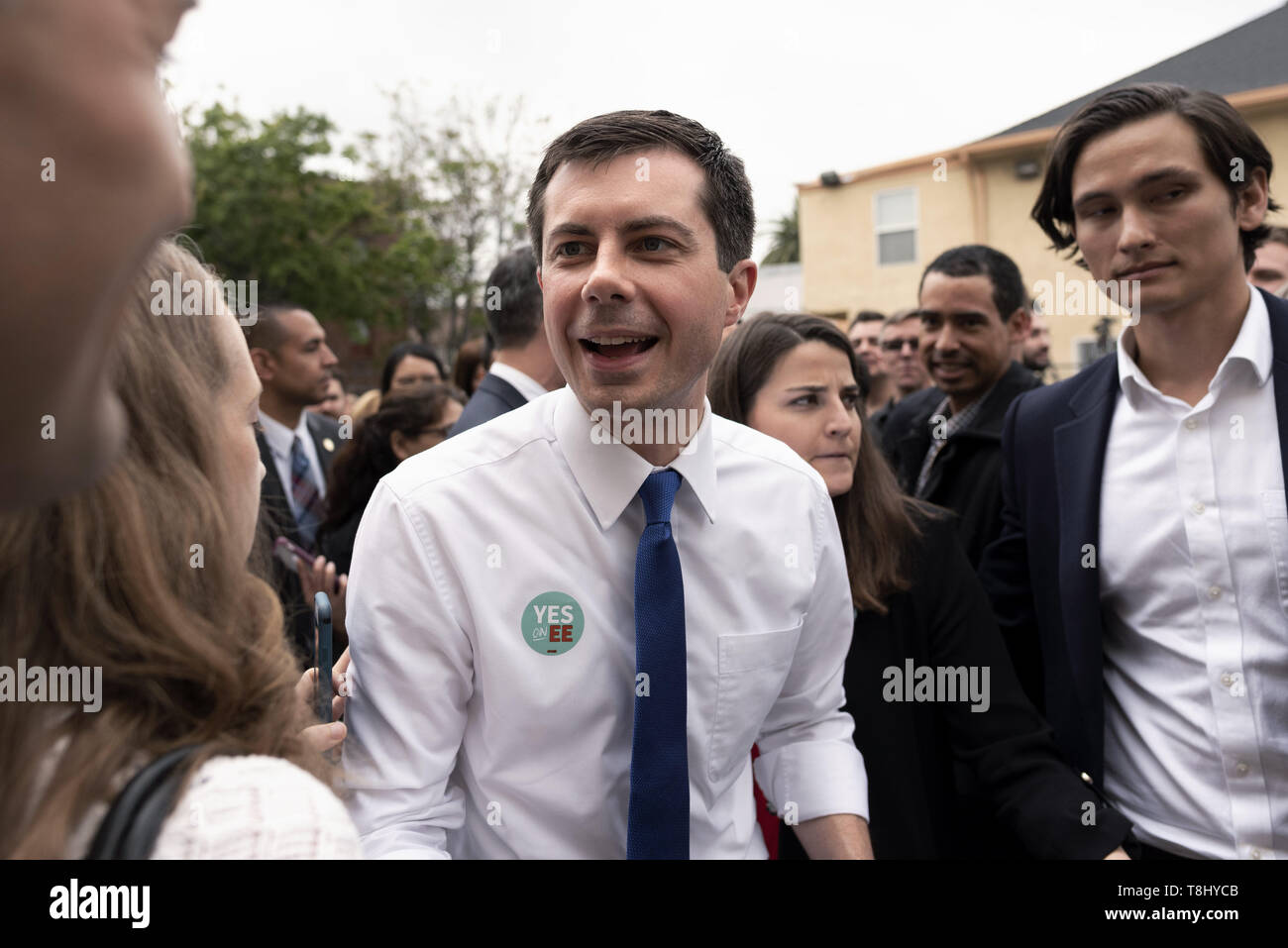 Los Angeles, CA, USA. 9th May, 2019. Democratic presidential candidate Mayor Pete Buttigieg greets people during a campaign rally in Los Angeles. Buttigieg is the mayor of South Bend, Indiana and a former naval intelligence officer. Credit: Ronen Tivony/SOPA Images/ZUMA Wire/Alamy Live News Stock Photo