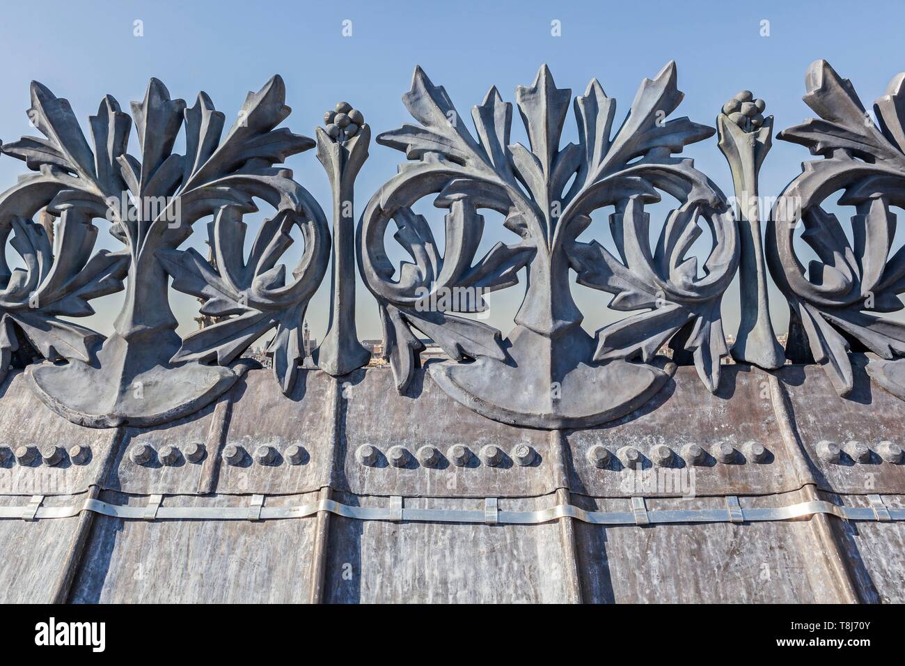 France, Paris, zone listed as World Heritage by UNESCO, Notre-Dame cathedral on the City island, detail of the lead roof (archive) Stock Photo