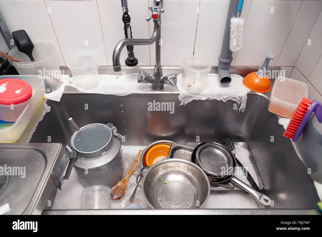 Dirty Pots Pans High Resolution Stock Photography and Images Alamy