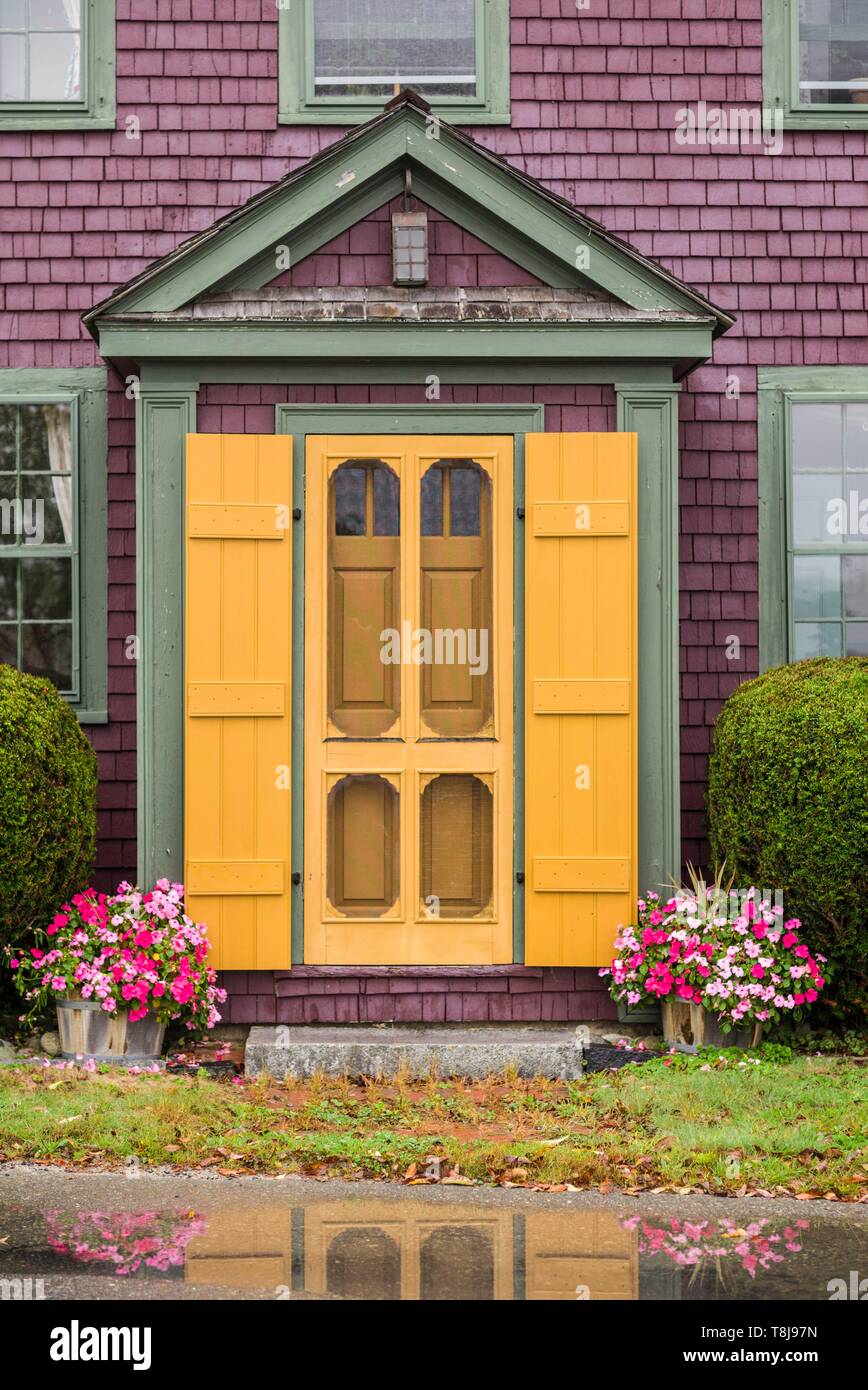 Canada, Nova Scotia, Shelburne, historic waterfront, ornate doorway