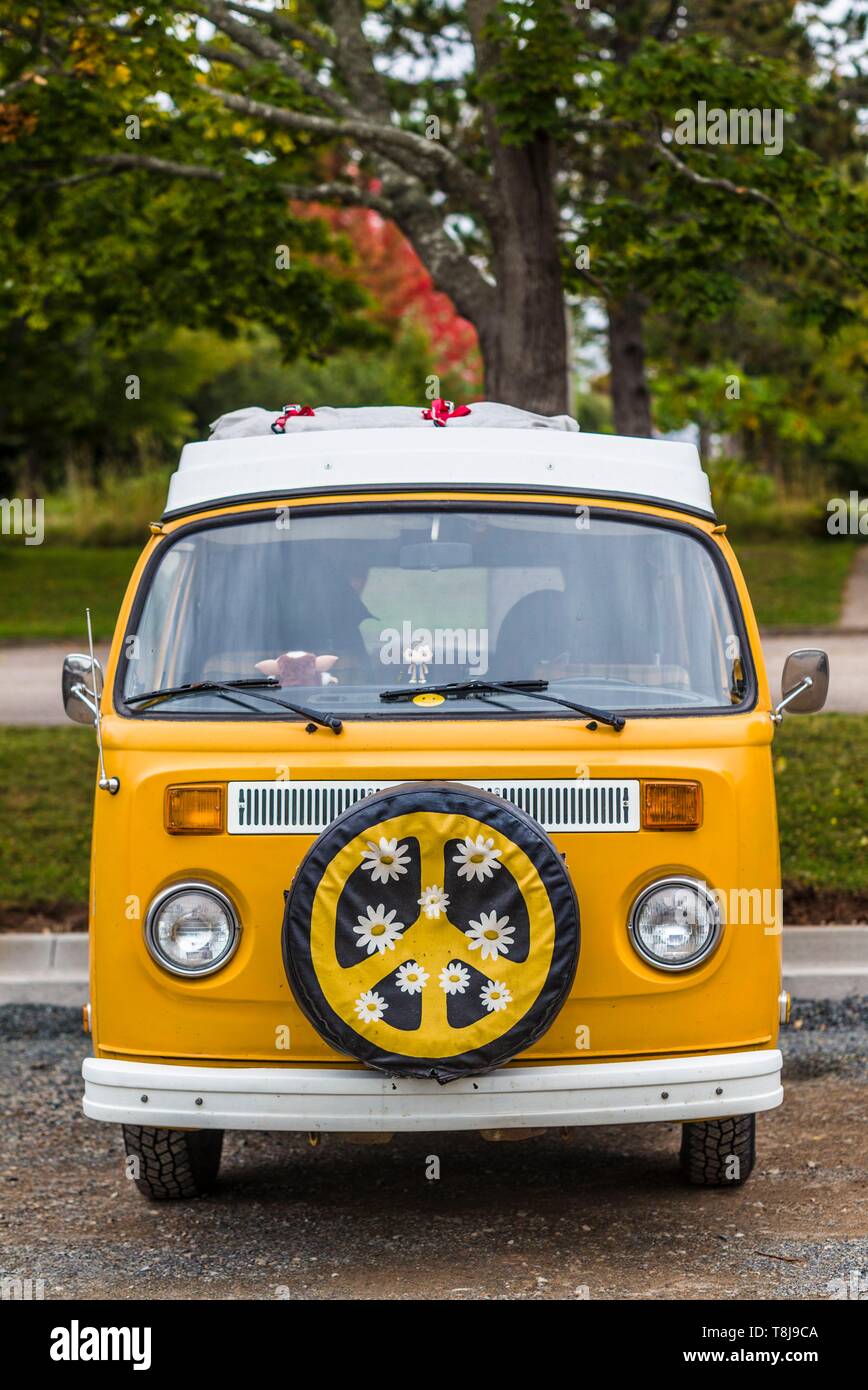 Canada, Nova Scotia, Baddeck, 1970sera VW van Stock Photo Alamy