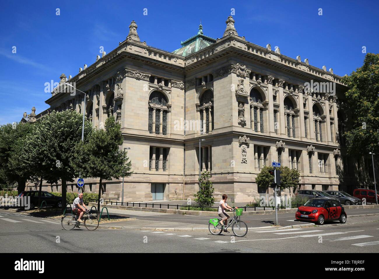 France Bas Rhin Strasbourg Quartier De La Neustadt Datant De La Periode Allemande Classe Au Patrimoine Mondial De L Unesco La Bibliothe X300 Que Nationale Universitaire Au 6 Place De La Re X301 Publique Stock Photo