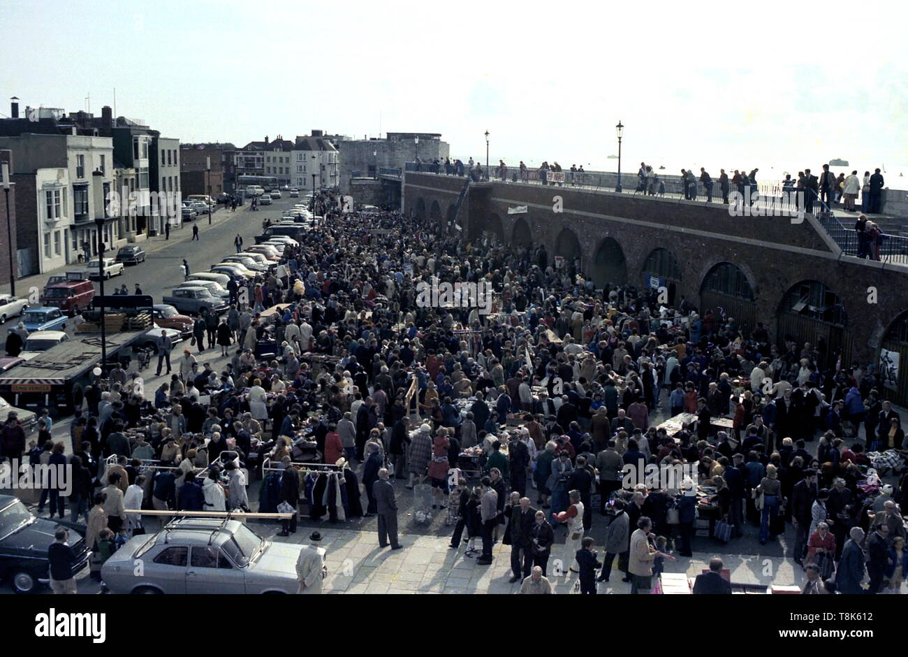 AJAXNETHOTO. 1968. OLD PORTSMOUTH, ENGLAND. - OPEN AIR MARKET AND ARCHES ART EXHIBITION, BROAD STREET. PHOTO:JONATHAN EASTLAND/AJAX REF:EPS 120104 11 Stock Photo