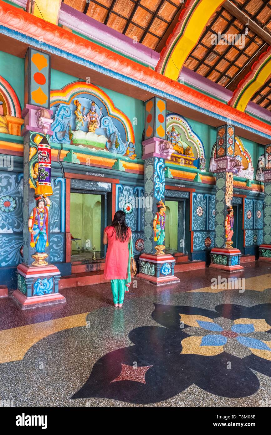 Sri Lanka, Northern province, Jaffna, Keerimalai, Keerimalai Naguleswaram Hindu temple dedicated to Shiva Stock Photo