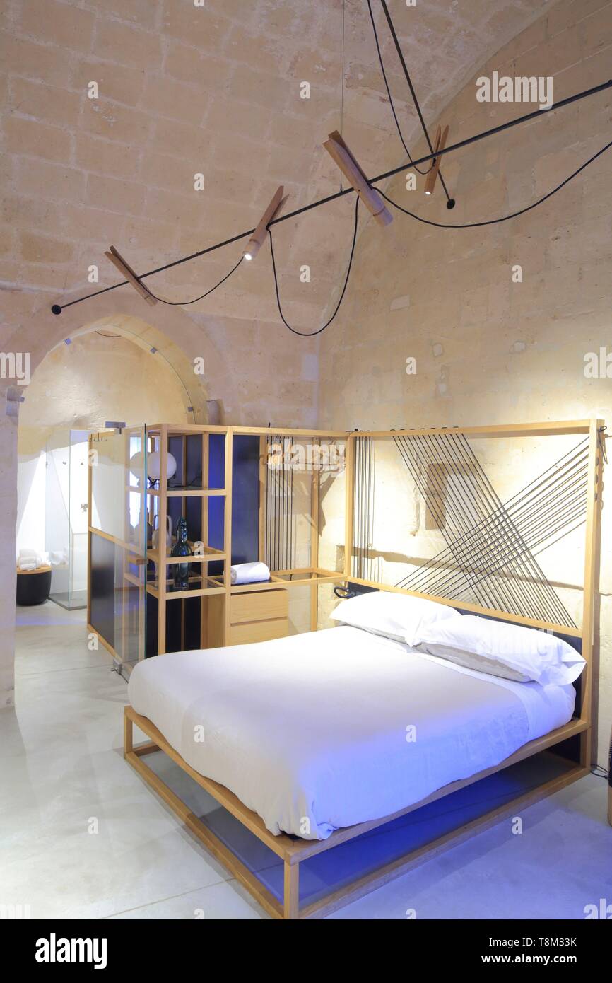 Italy, Basilicata, Matera, troglodyte old town listed as World Heritage by UNESCO, European Capital of Culture 2019, Sassi di Matera, Sasso Barisano, Ai Maestri cafe and one of its 4 rooms for rent Stock Photo