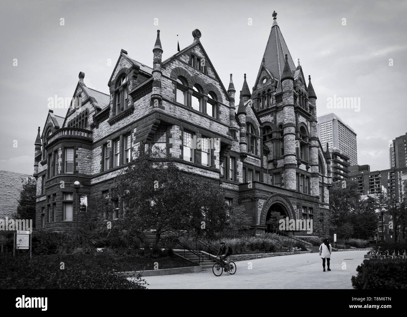 Toronto, Canada - 20 10 2018: Autumn sunset view on the Old Vic, the oldest building of Victoria College of the University of Toronto. Old Vic is an e Stock Photo