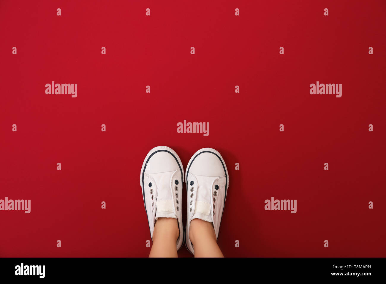Girl Wearing Flat Shoes High Resolution Stock Photography And Images Alamy Girl Wearing Flat Shoes High Resolution Stock Photography And Images Alamy