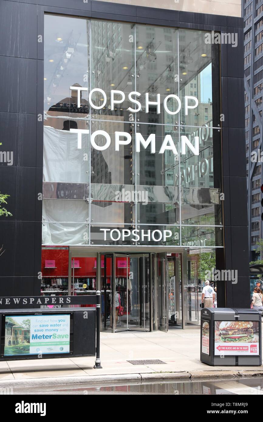 CHICAGO, USA - JUNE 26, 2013: People walk by Topshop Topman store at  Magnificent Mile in Chicago. The Magnificent Mile is one of most  prestigious shop Stock Photo - Alamy