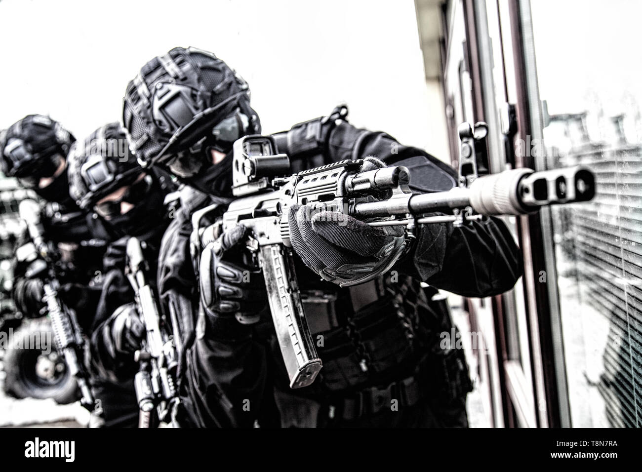 Swat Member Hi Res Stock Photography And Images Page 2 Alamy