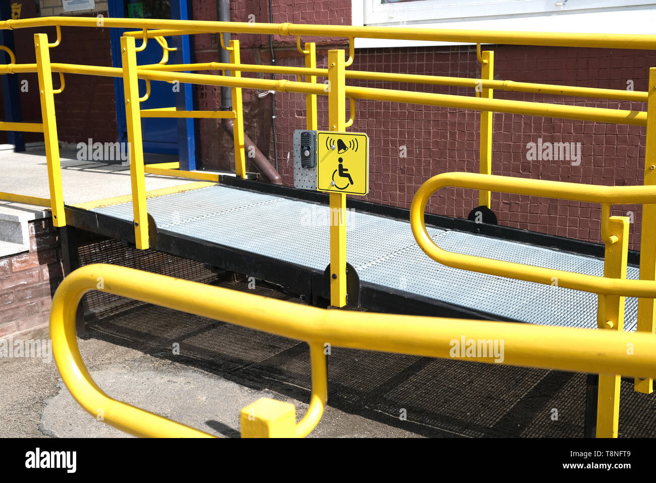Use handrail sign hi-res stock photography and images - Alamy