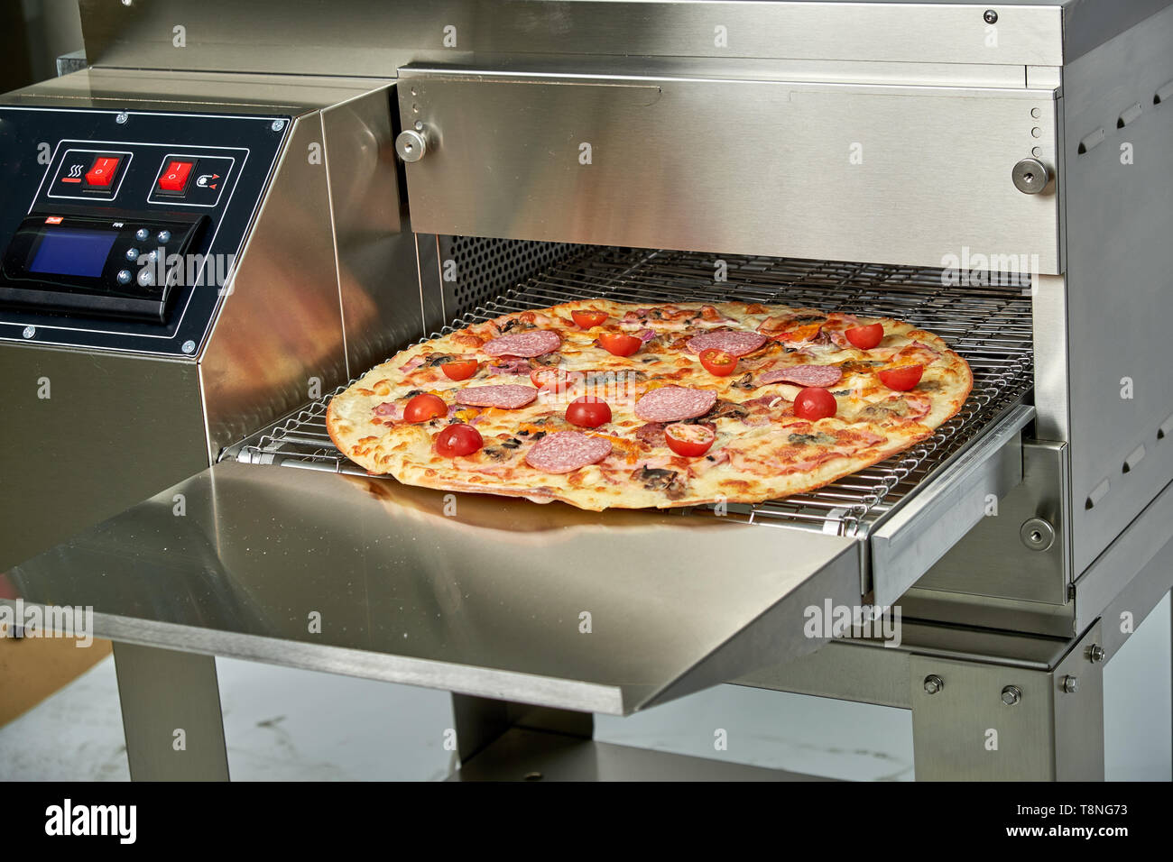 печь пиццу перевод на английский фото 32