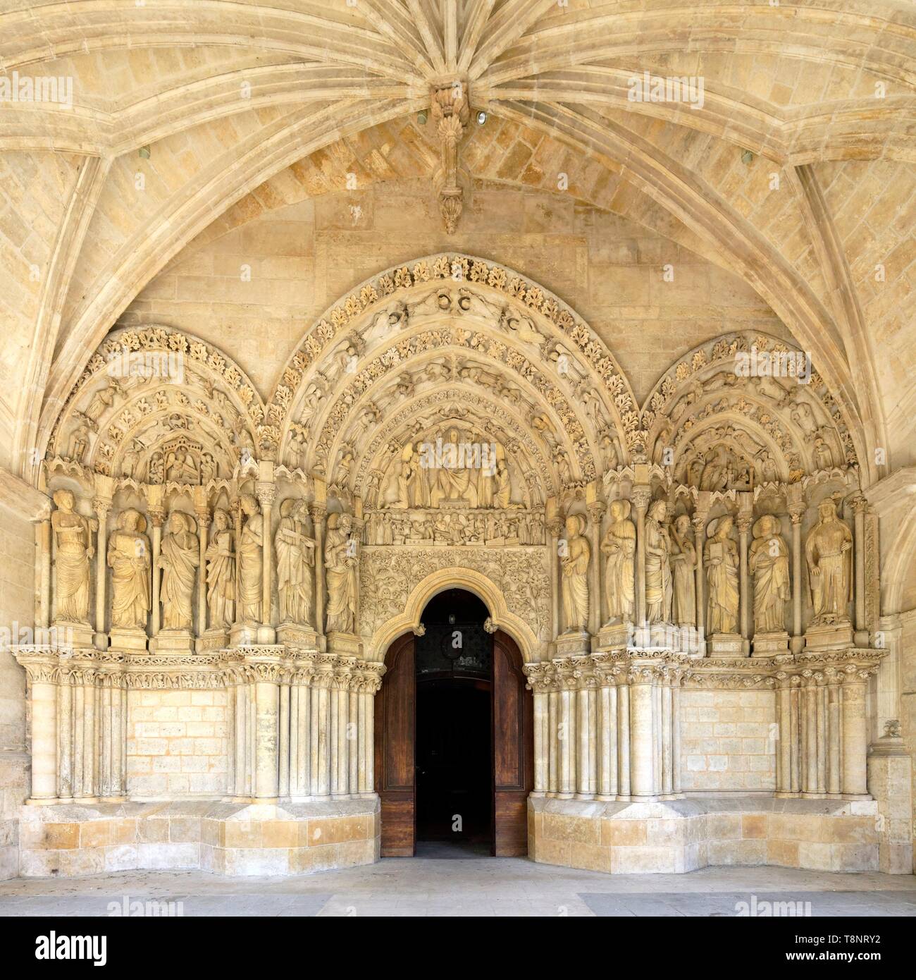 Place Des Martyrs De La Resistance High Resolution Stock Photography — free download