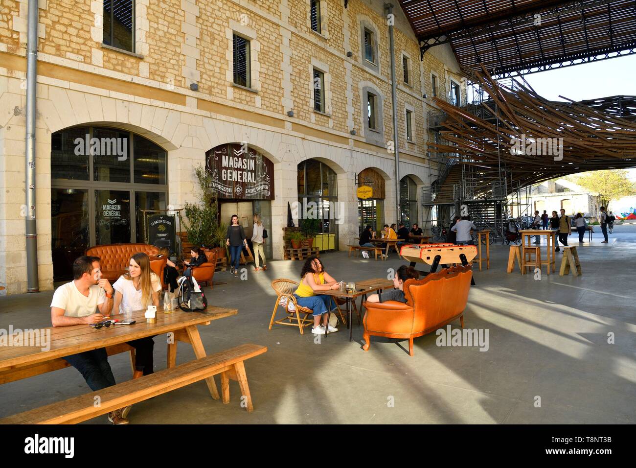 France, Gironde, Bordeaux, area listed as World Heritage by UNESCO, Quai des Queyries, DARWIN, 3 hectares of former military wasteland of the Niel bar Stock Photo