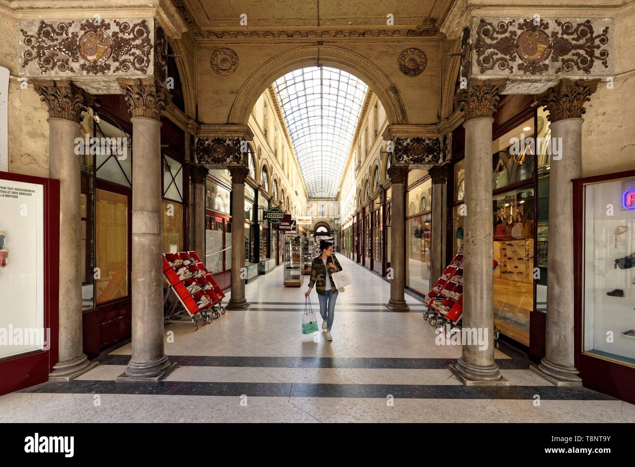 France, Gironde, Bordeaux, area listed as World Heritage by UNESCO, Saint Pierre district, Galerie Bordelaise, shopping mall built in 1833 by the arch Stock Photo