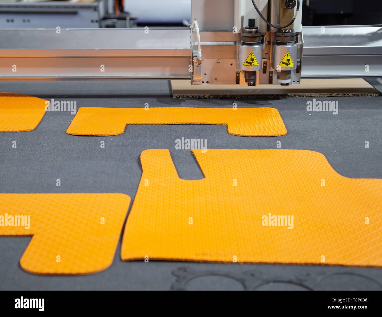 Laser Cutting Machine Cutting Car Carpet Mat And Engine Gasket