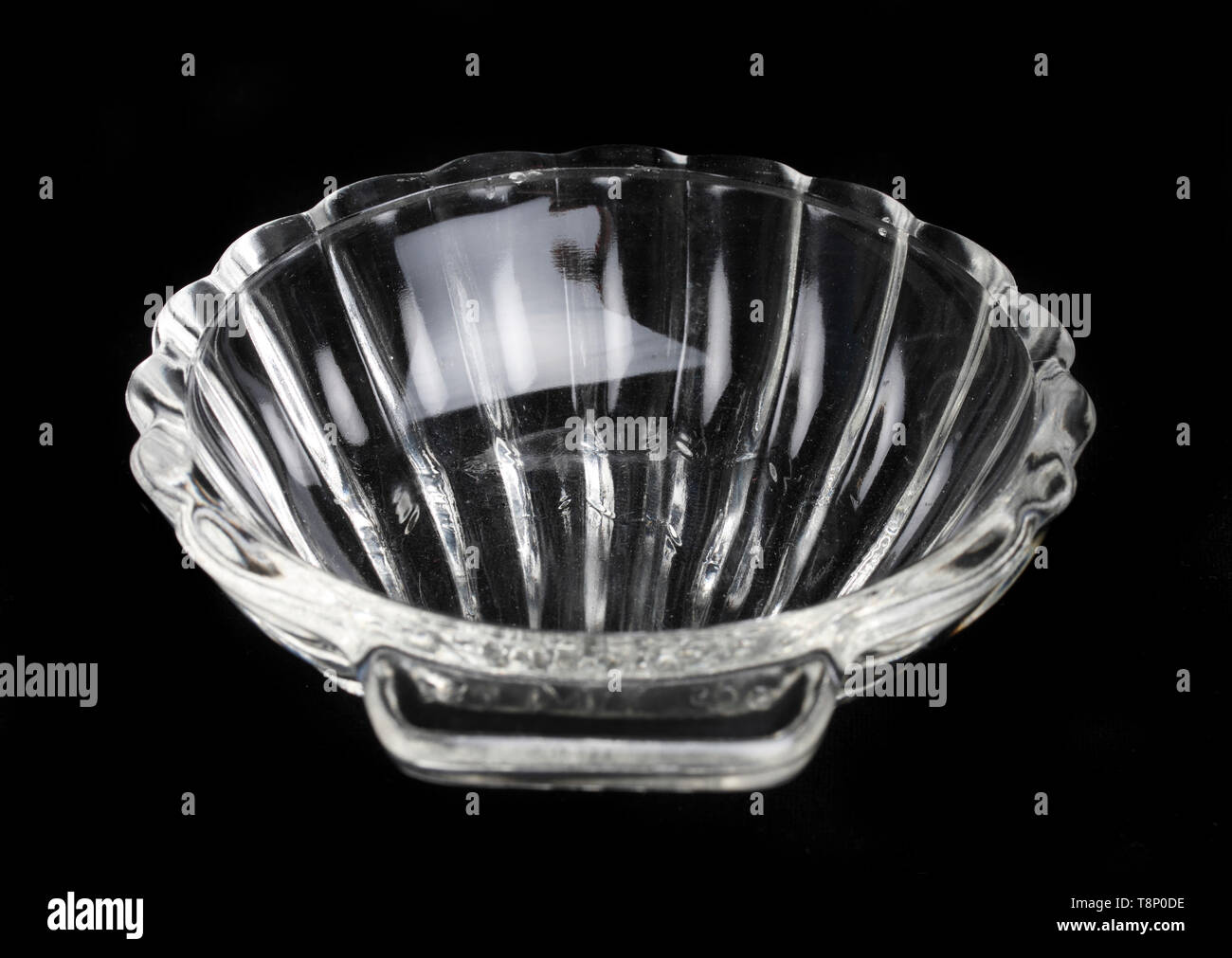 Silver plated Made in England EPNS, removable glass liner server dish shell shaped Name: Silver plated Made in England EPNS, removable glass liner ser Stock Photo