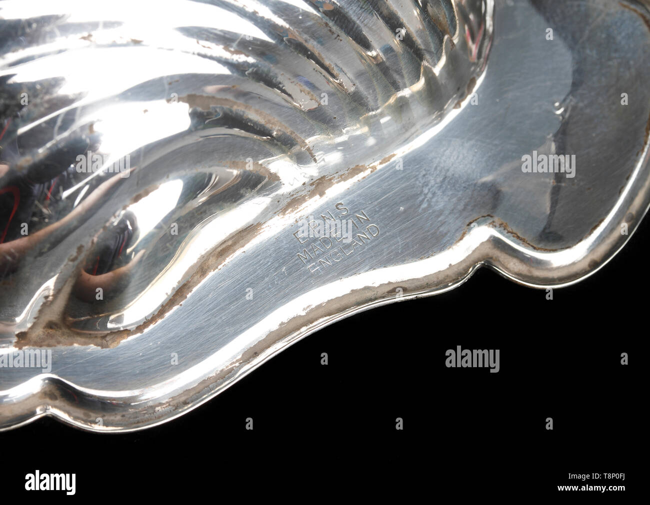 Silver plated Made in England EPNS, removable glass liner server dish shell shaped Name: Silver plated Made in England EPNS, removable glass liner ser Stock Photo