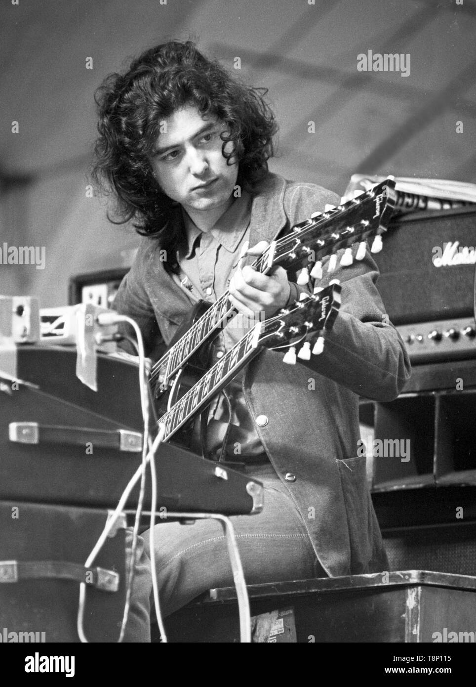Amsterdam, Netherlands - MAY 27: Jimmy Page of Led Zeppelin during sound  check on stage at Oude Rai on 27th May 1972 in Amsterdam, Netherlands.  (Photo by Gijsbert Hanekroot Stock Photo - Alamy