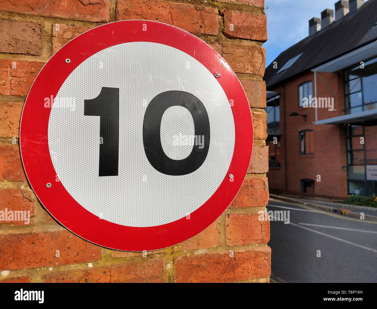 10 Miles Per Hour Sign High Resolution Stock Photography and Images - Alamy