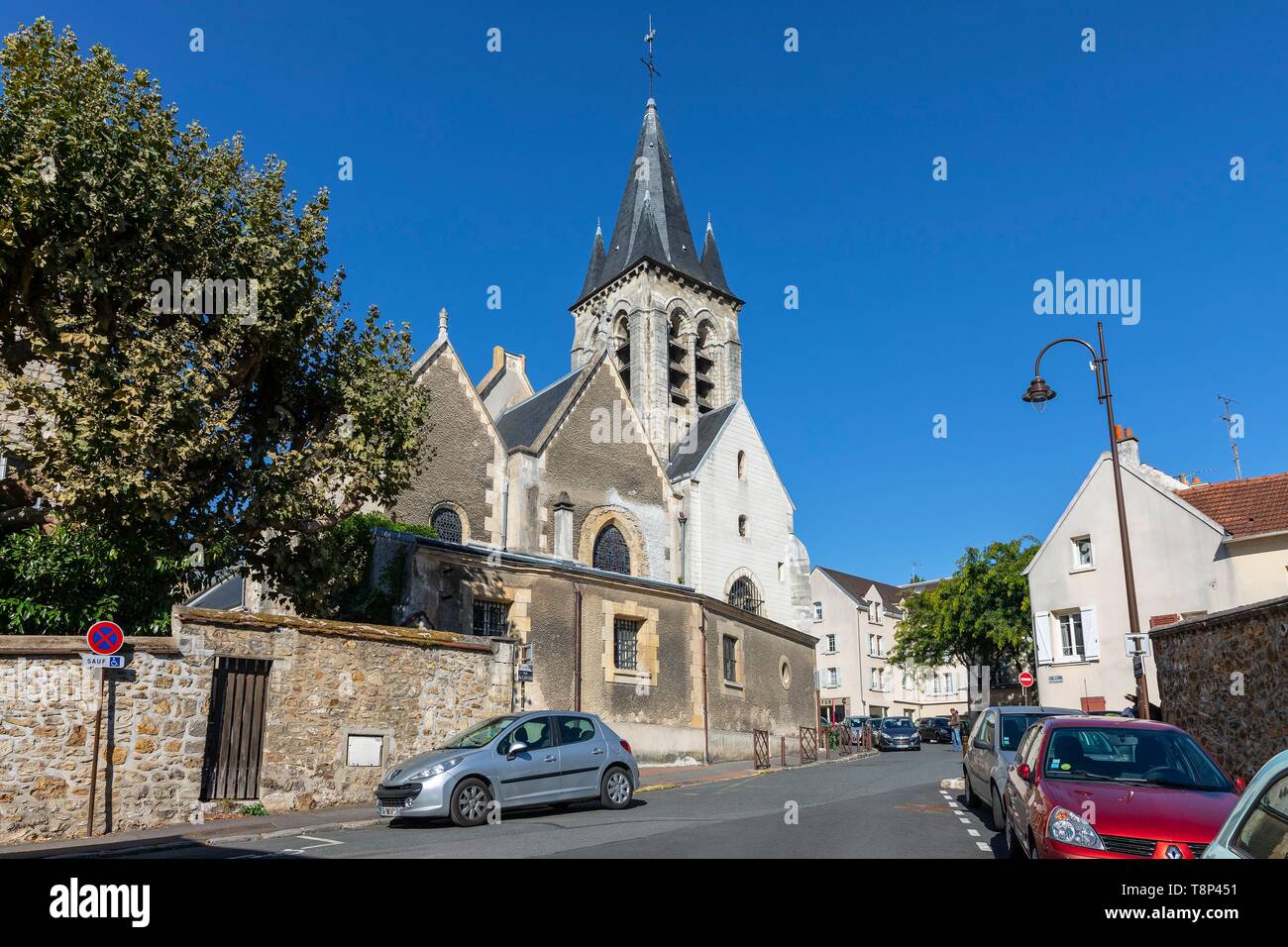 France, Hauts de Seine, Chatenay Malabry, Rue Garnier, St. Germain Church Stock Photo