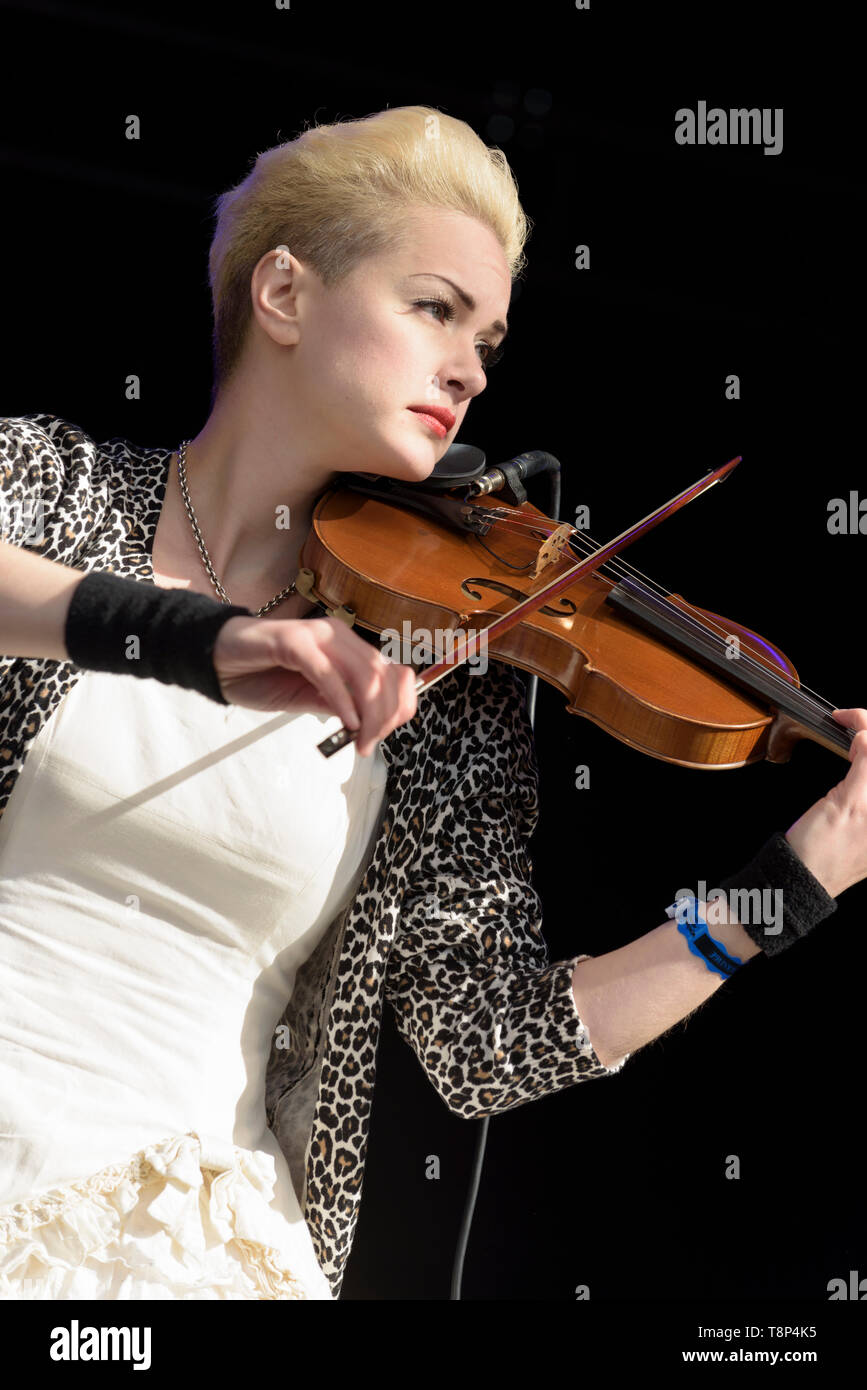 erica-nockalls-violinist-hi-res-stock-photography-and-images-alamy