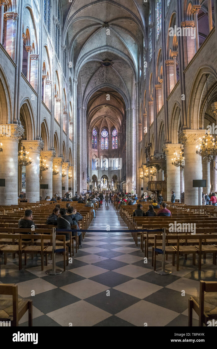 Innenraum der Kathedrale Notre-Dame, Paris, Frankreich | Notre-Dame ...