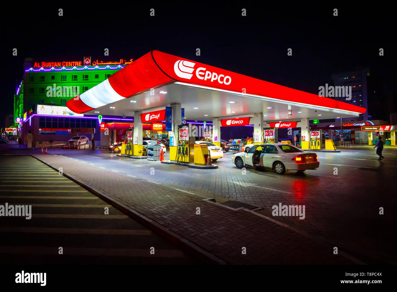 Gas Station At Night Stock Photos & Gas Station At Night Stock Images