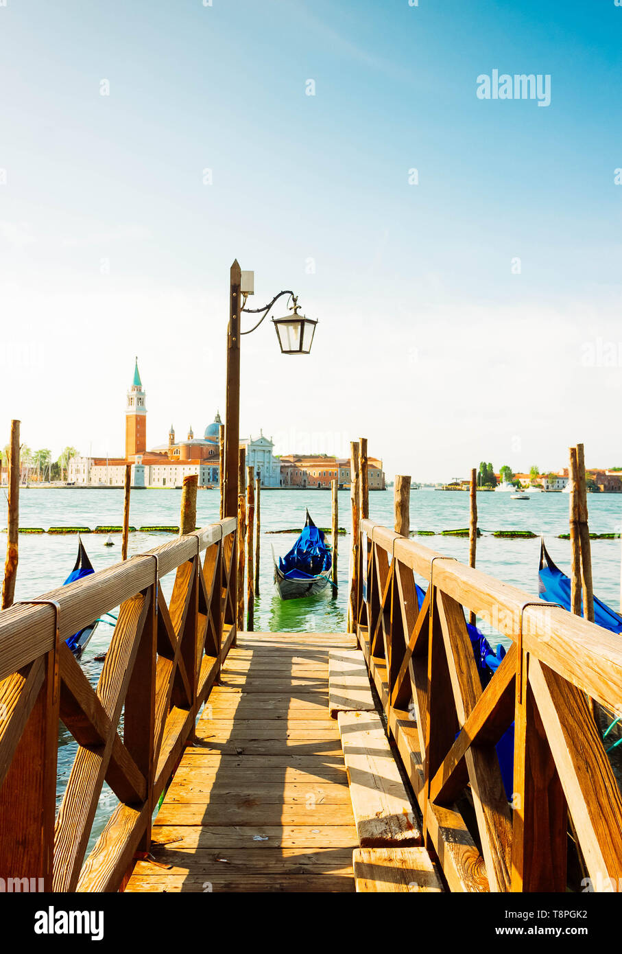 Pier in the Grand Canal, Venice Stock Photo - Alamy