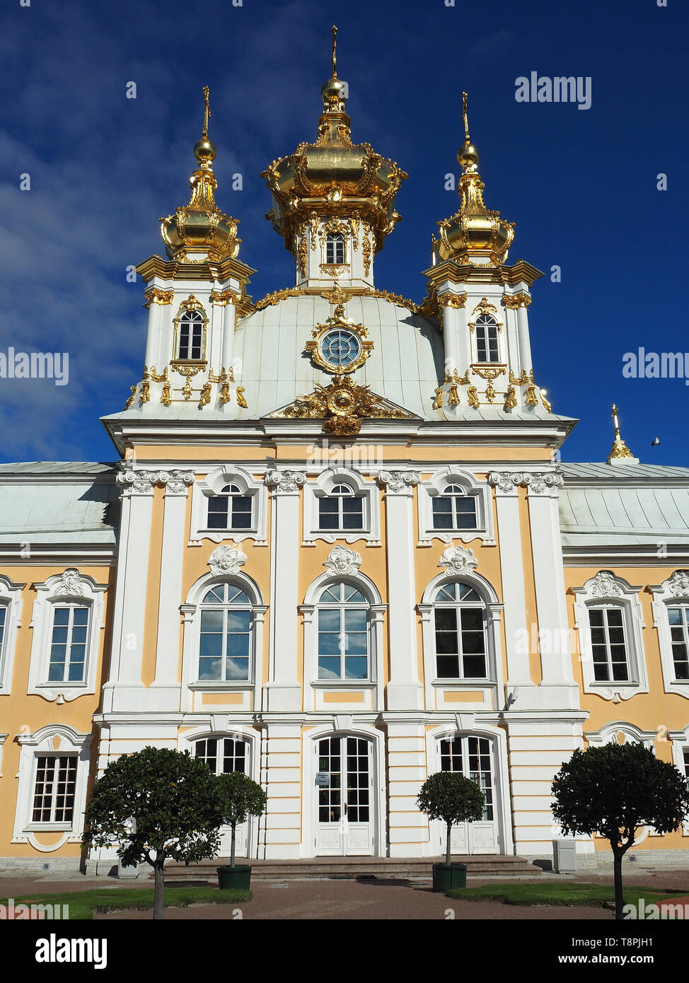 Golden onion domes of chapel, Peterhof Palace, Peterhof, Petrodvorets