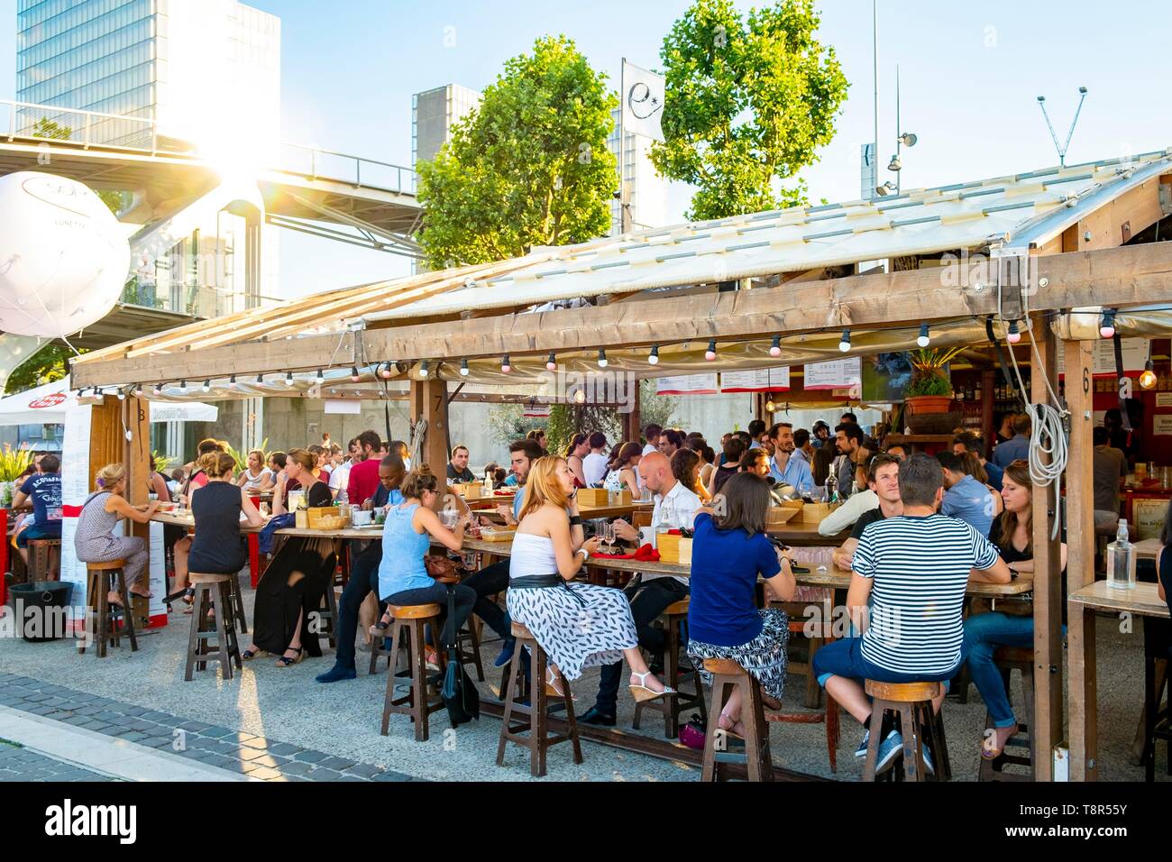 France, Paris, the banks of the Seine, port of the Station, terrace of  ephemeral restaurants during the summer Stock Photo - Alamy