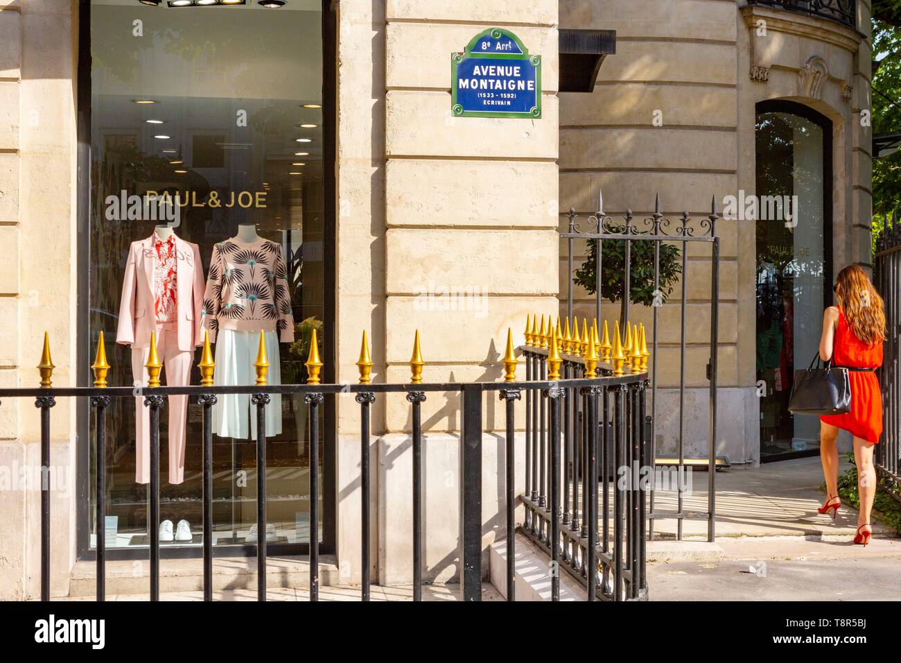 France, Paris, Champs Elysees district, Avenue Montaigne Stock Photo - Alamy