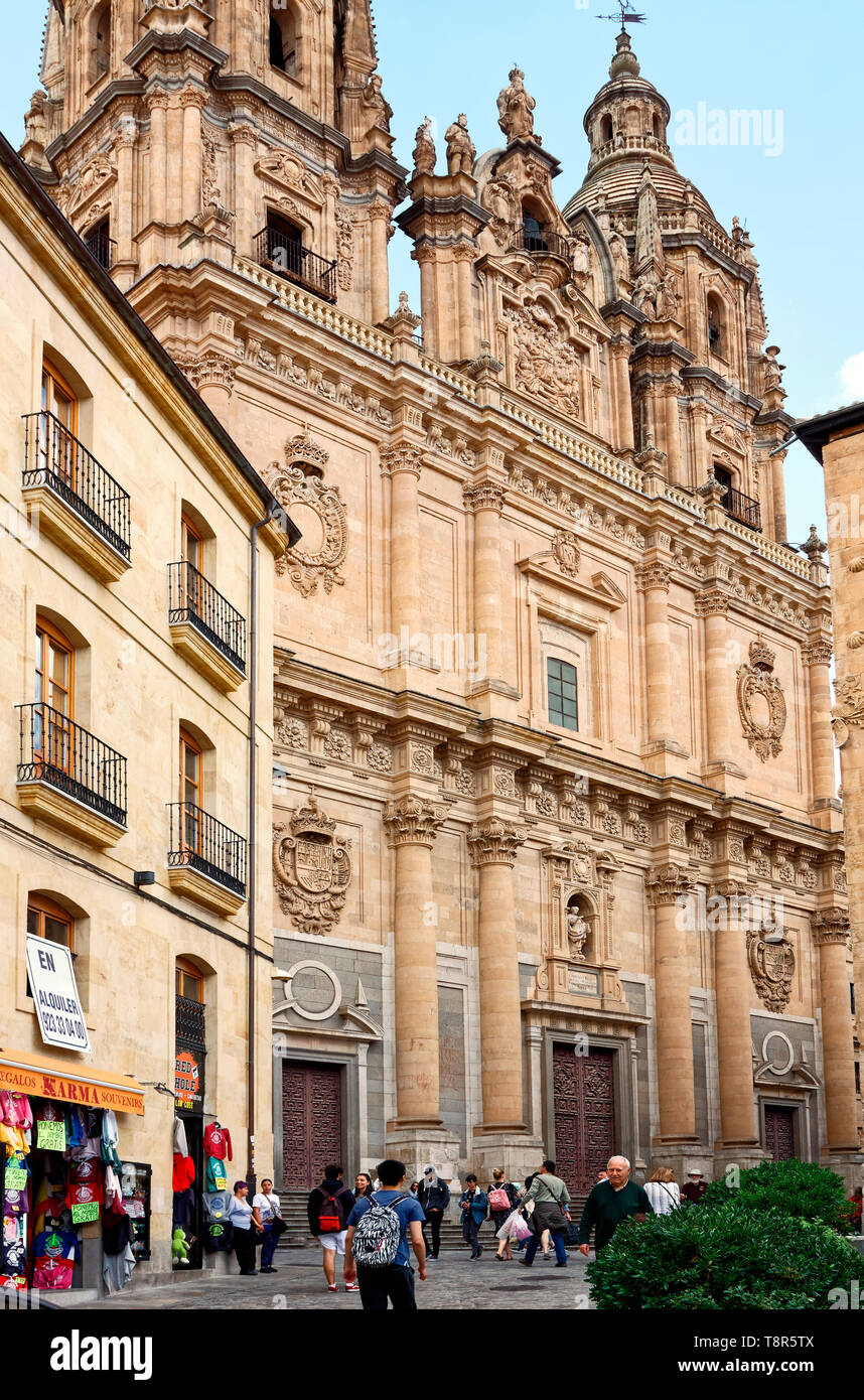 La Clerecia, UNESCO site, old sandstone building, ornate, formerly Jesuit, city scene; people, souvenier shop, UNESCO site; Europe; Salamanca; Spain;  Stock Photo