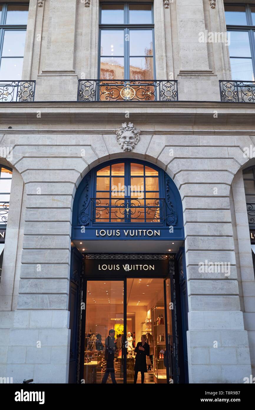 France, Paris, rue Saint Honore, Front of Louis Vuitton Fashion Store ...