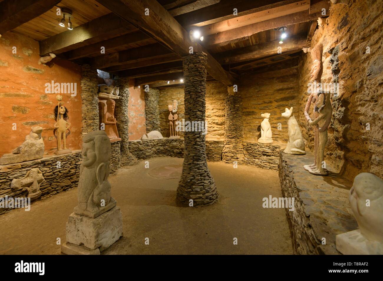 France, Morbihan, Josselin, gallery of the Espace Zen sculpture studio Stock Photo