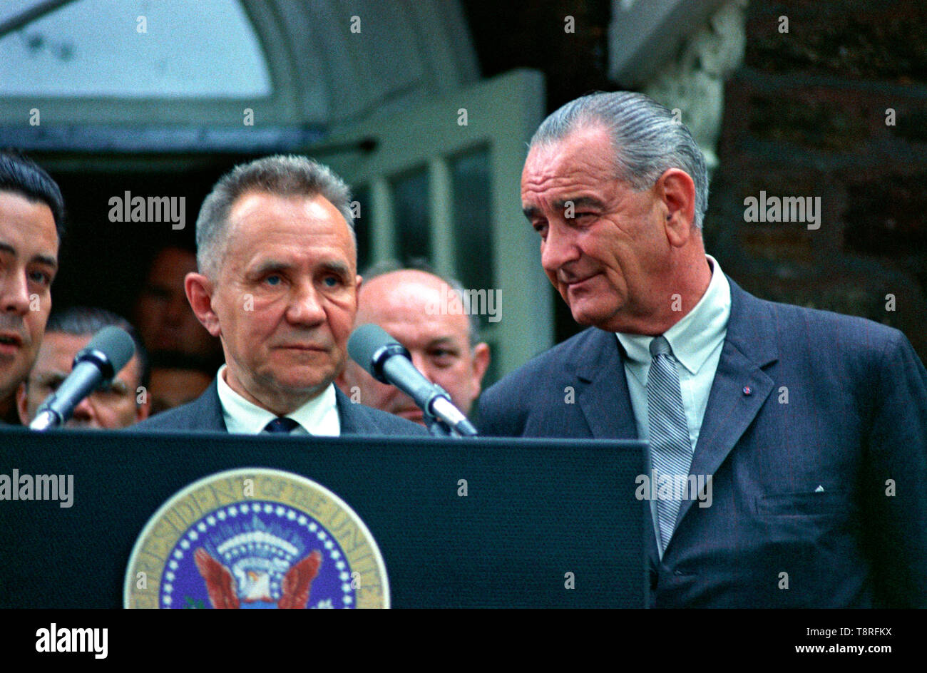 Meeting between Russian Prime Minister Alexei Kosygin and US President Lyndon Johnson 1967 Stock Photo