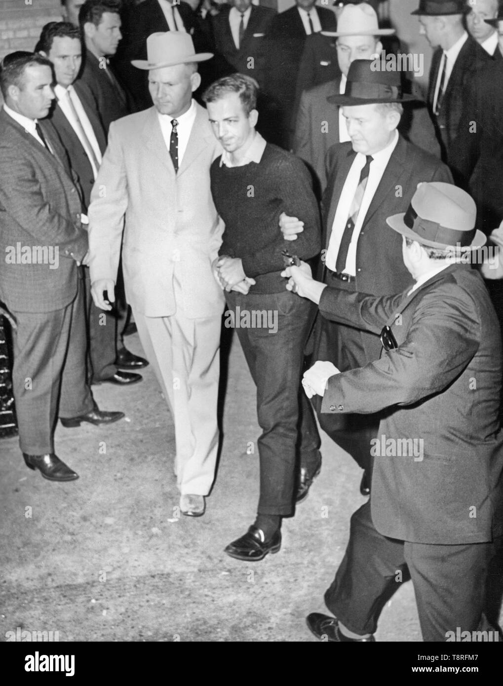 Lee Harvey Oswald being shot by Jack Ruby as Oswald is being moved by police, 1963 Stock Photo