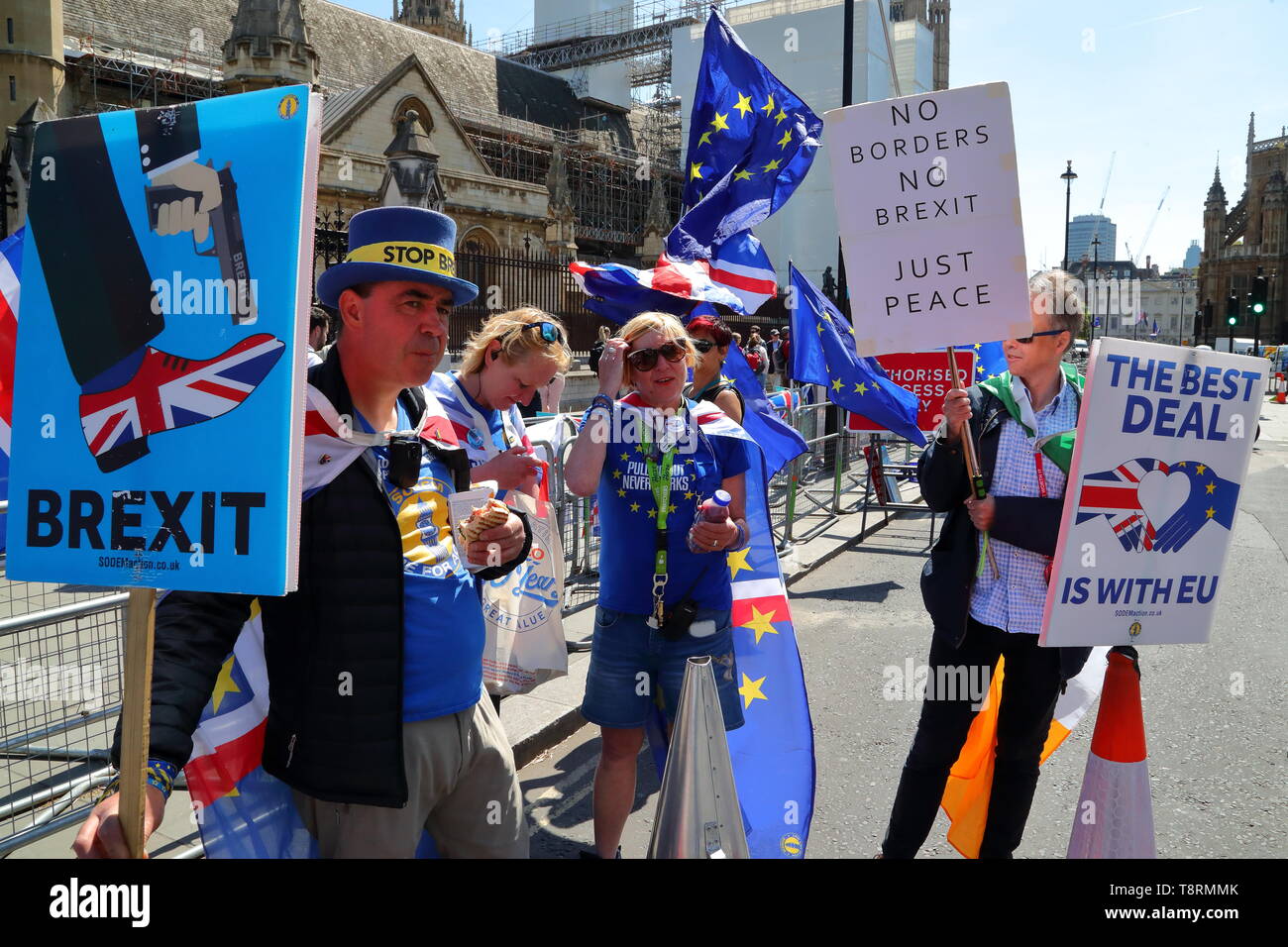 London, UK. 14th May 2019. Small groups of pro-EU and Brexit supporters demonstrate peacefully in front of the House of Parliaments in Westminster. Credit: Uwe Deffner / Alamy Live News Stock Photo