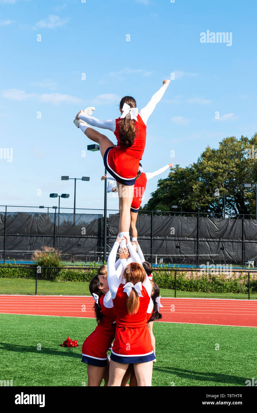 Cheerleading stunt hi-res stock photography and images - Alamy