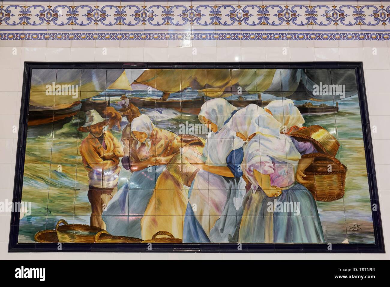Tile picture in the fish hall hi-res stock photography and images - Alamy