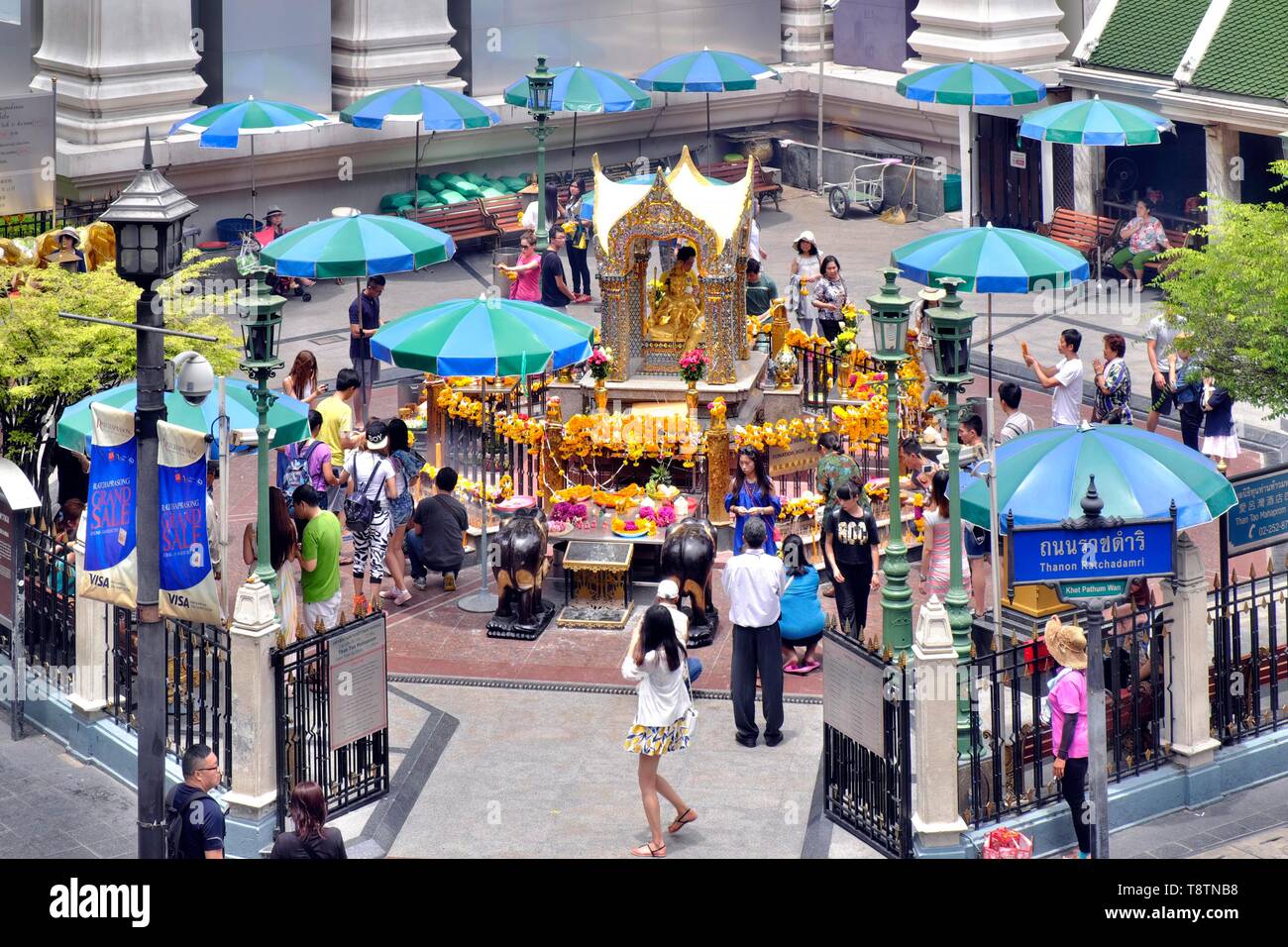 Erawan Shrine, Pathum Wan, Bangkok, Thailand Stock Photo Alamy