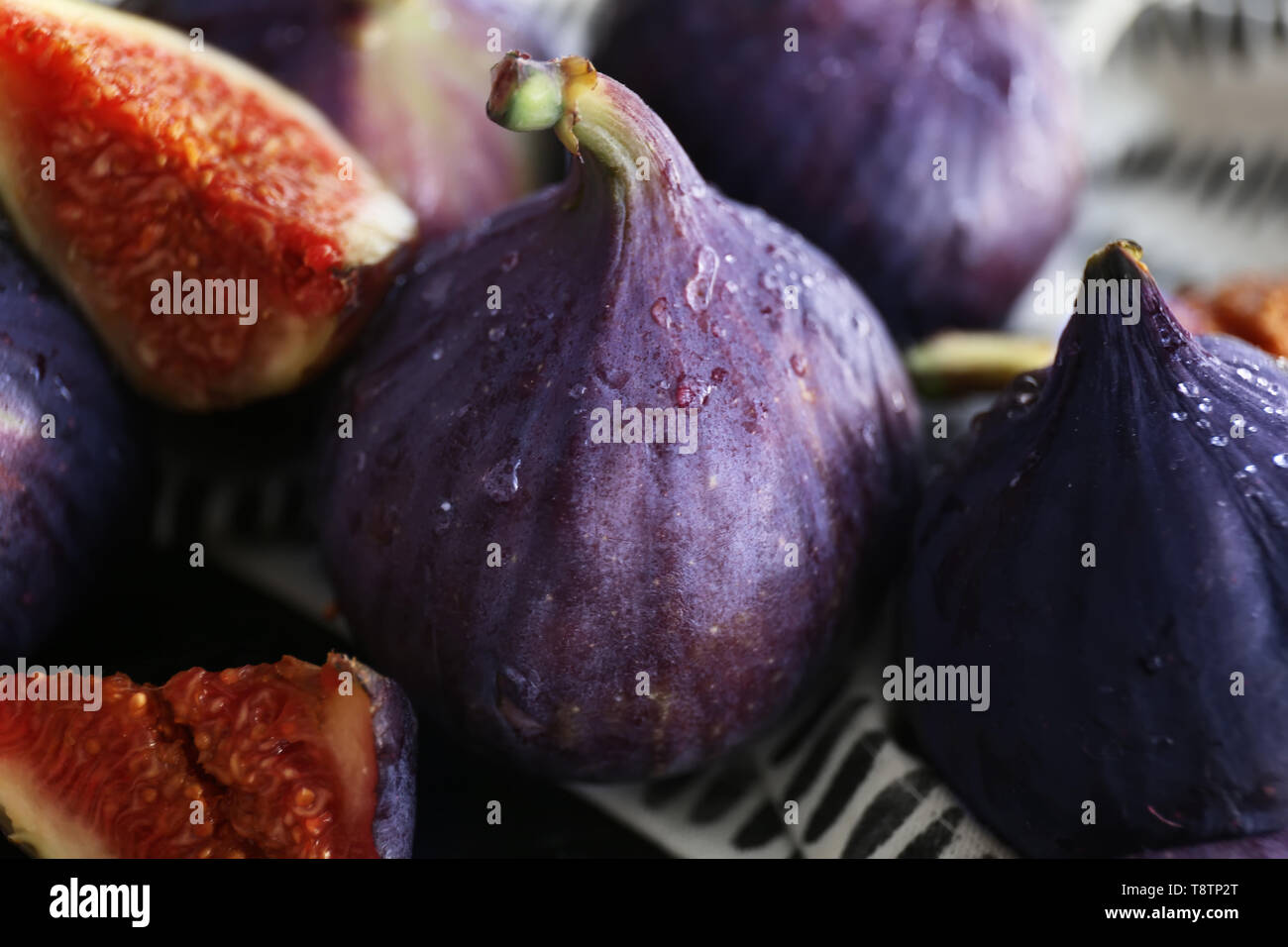 Wet figs hi-res stock photography and images - Alamy