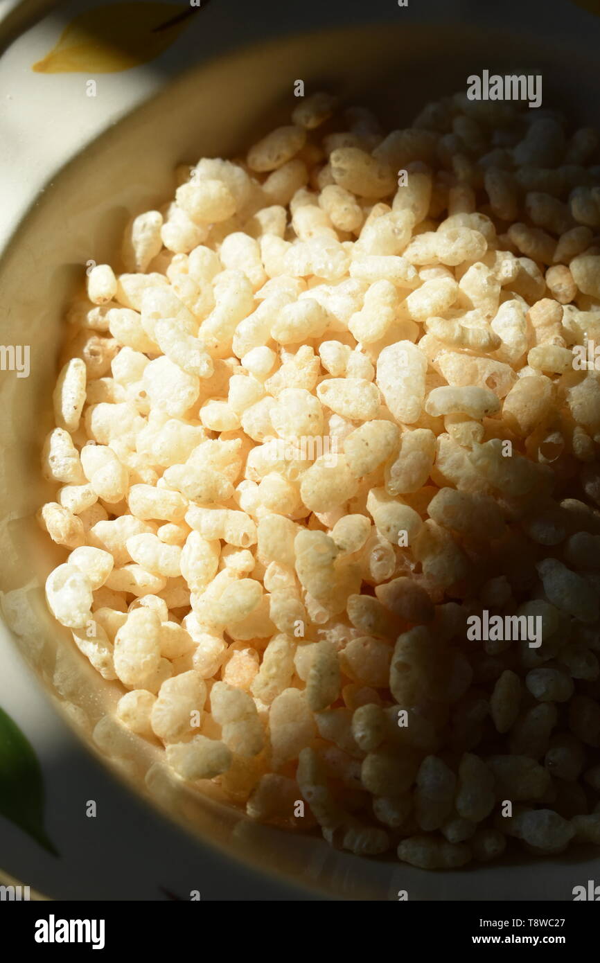 Rice krispies bowl Stock Photo Alamy